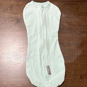 SwaddleMe Light Green Swaddle with Zipper